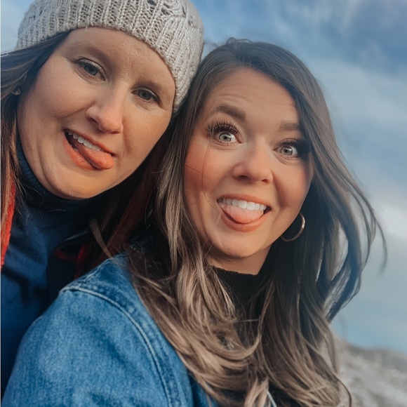 👋🏼H E Y, I T' S  T A Y. 🤎 ✨ - Picture 10 of 16